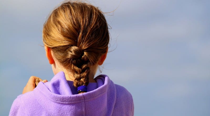 Video: Deset čudovitih frizur za naše dolgolase punce