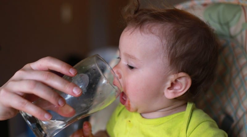 Ko imajo dojenčki in mali otroci drisko