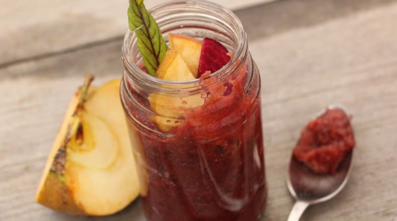 Rdeči pšenični zdrob z jabolki