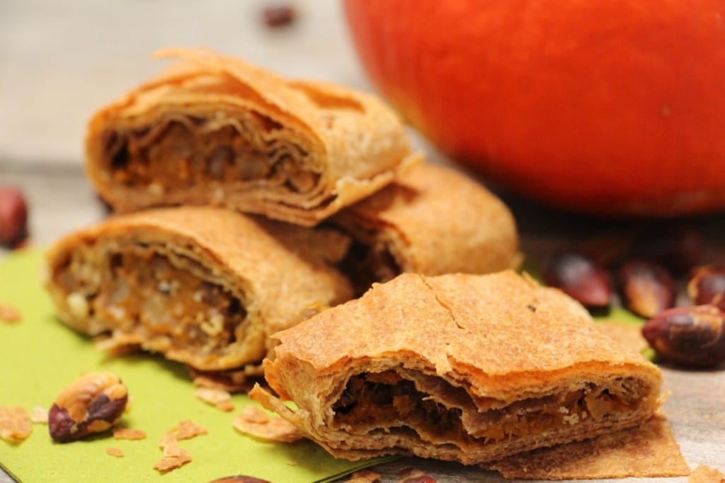 Zavitek z bučo hokaido, lešniki in orehi - recept