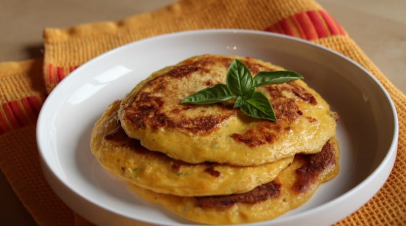 Koruzna omleta z baziliko