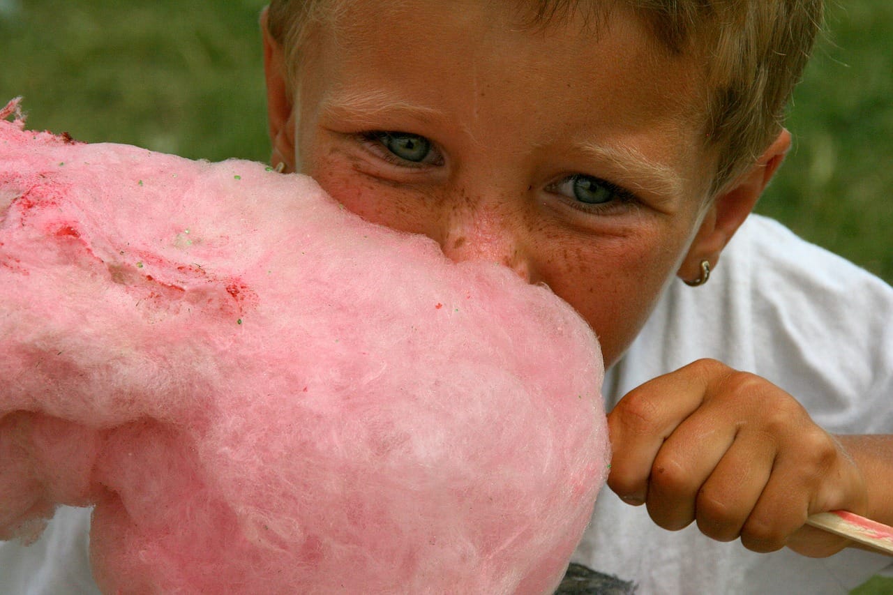 Odvisnost od sladkarij: »Daj mu čokolado, da ne bo lačen«