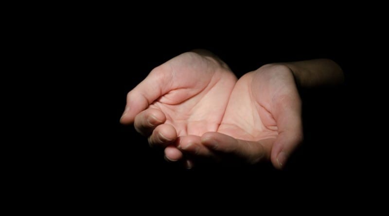 Praznih rok, a polnih src