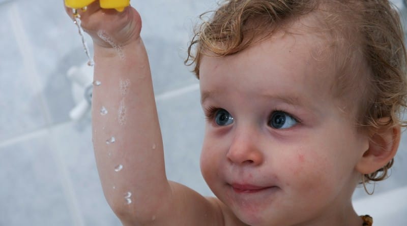 Vnetje spolovil pri deklicah