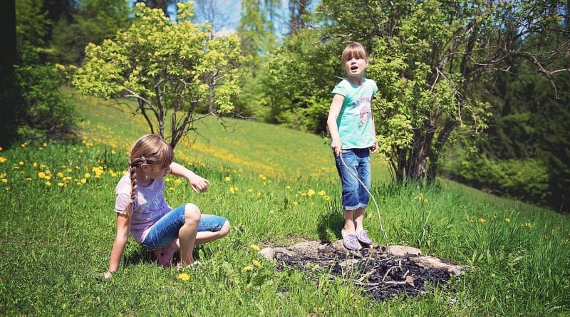 Pozor, klopi prežijo (tudi) na otroke!