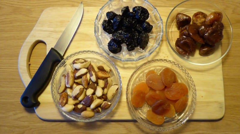 Suho sadje – pomembno živilo v otrokovi prehrani