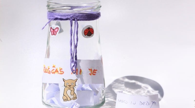 ''Dolgčas mi je'' kozarec