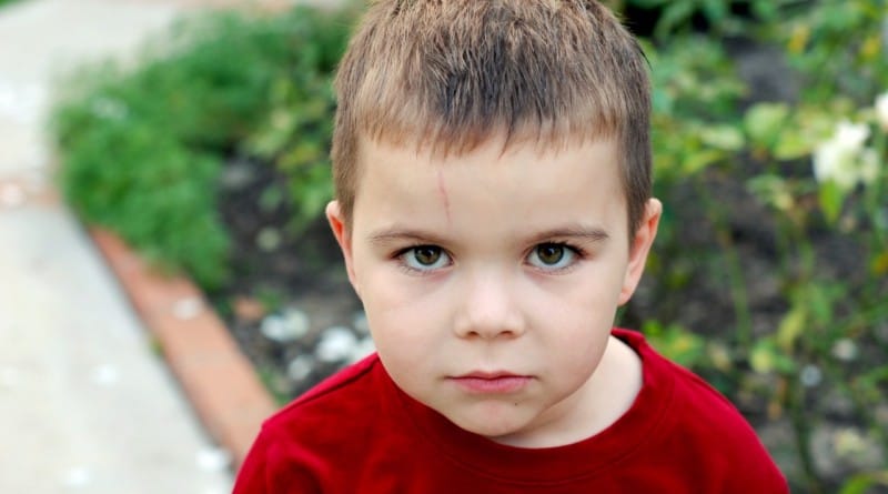 Otrok udarja, grize, praska - kako se pravilno odzvati