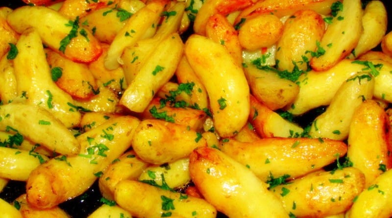 Pripravljen po tem preprostem postopku, vam jamči hrustljavo skorjico in zlato barvo krompirčka, ki ne bo razpadel.