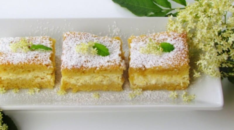 Recept: sočno skutino pecivo z bezgom