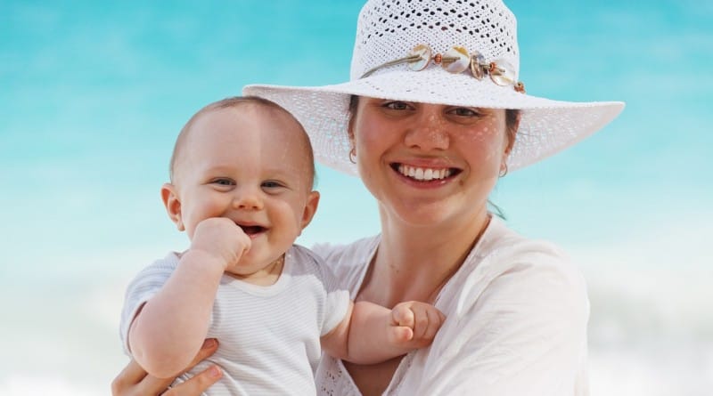 Dojenček ob 12. uri nima kaj delati na soncu!