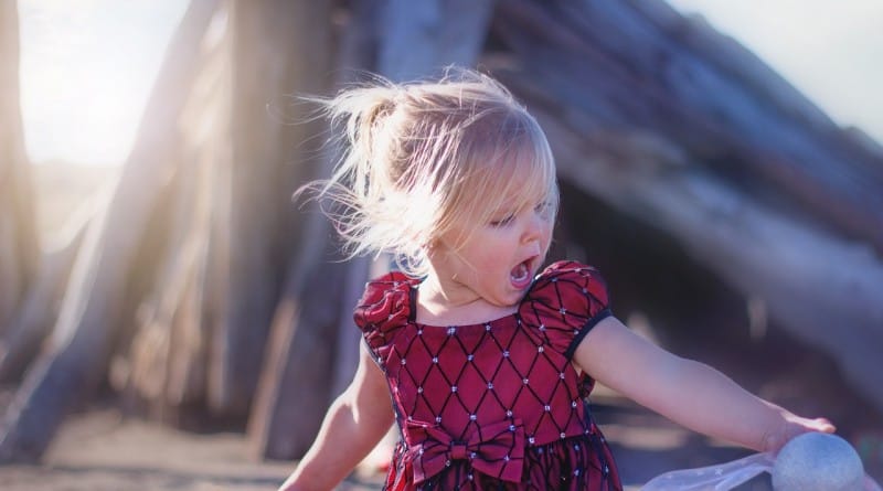 Enostaven trik, s katerim boste umirili vsakega otroka