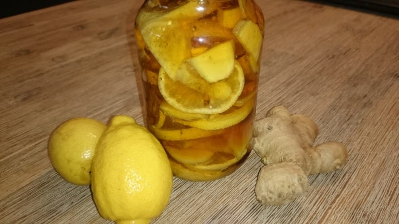 Recept: Ingver, med in limona za dvig imunosti