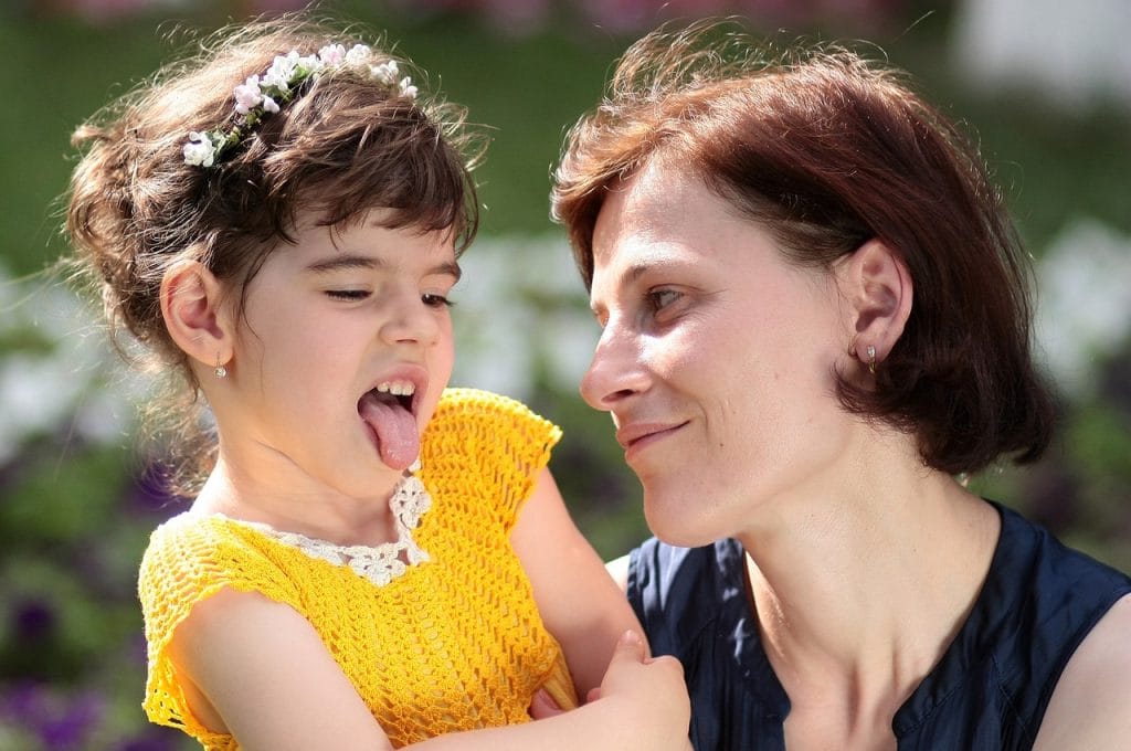 Otroci se morajo igrati. Nekaj idej, kako začeti