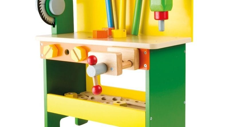 Otroške lesene delovne mize in kuhinje – igra vlog