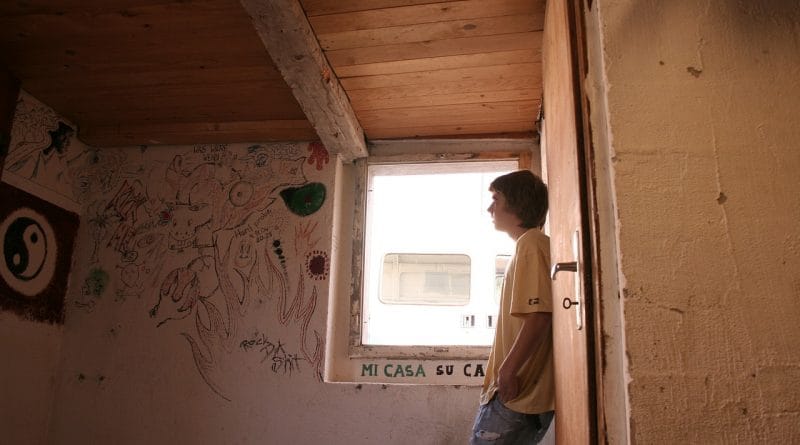 Želel bi, da me kdo sliši ...