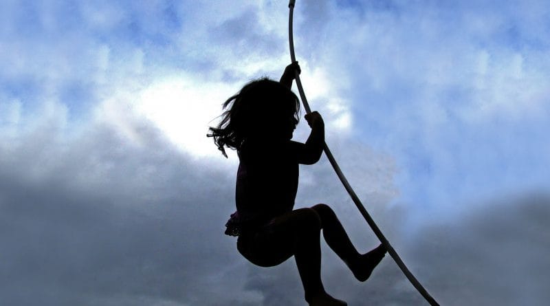 Kako vzgojiti trdoživega otroka?