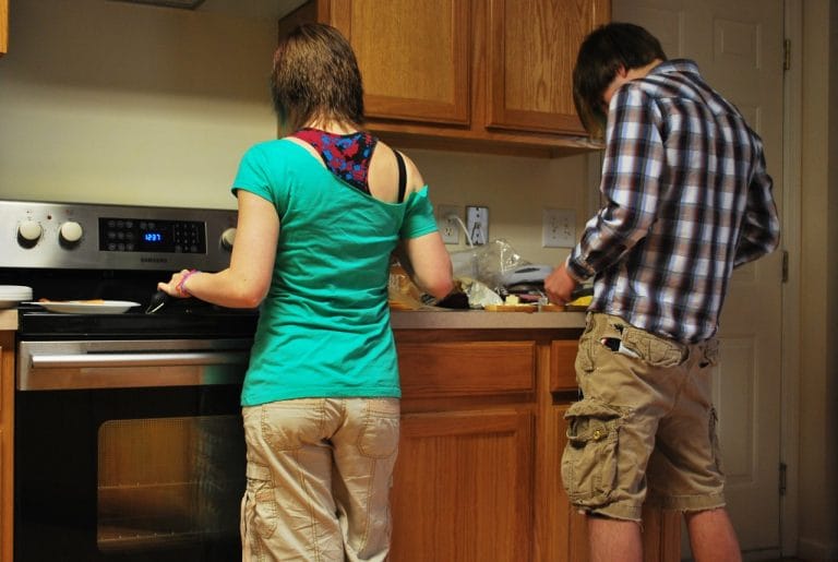 O moških, ki "pomagajo" svojim partnerkam