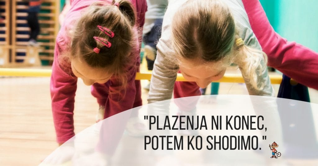 Ne zanemarjajmo plazenja in lazenja potem, ko otrok shodi!