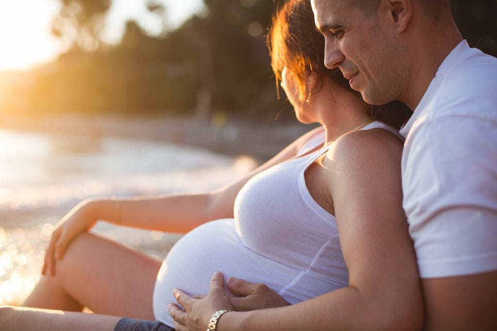 Bolečine v hrbtu med nosečnostjo - kako si pomagati?