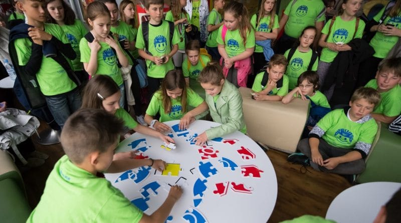 Varno na kolesu: Kako otroku omogočiti varno kolesarsko izkušnjo?