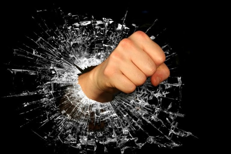 Nam jeza škodi ali koristi?