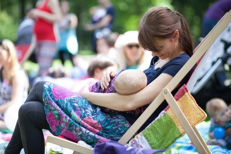 Normalno je - četrti festival dojiva.se