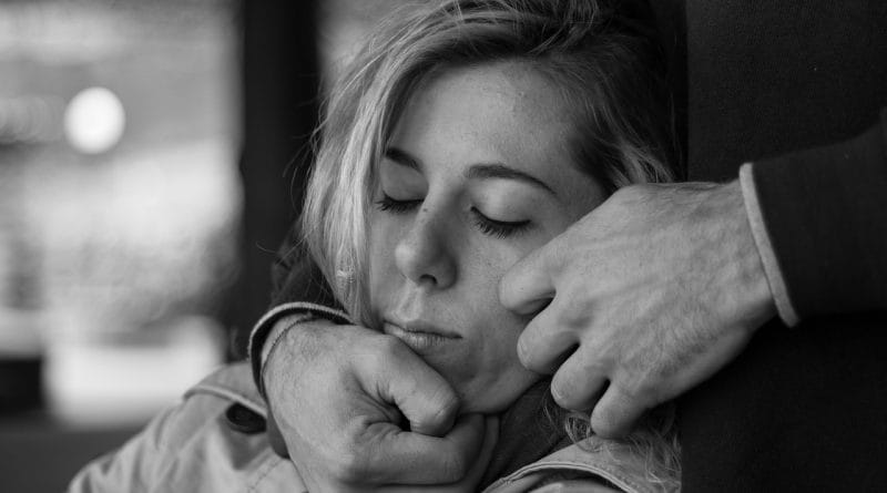 Drage mame, vaš partner ni vaš otrok (in obratno)