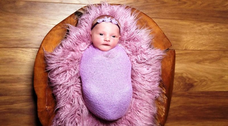 Štručkanje, povijanje oz. swaddling