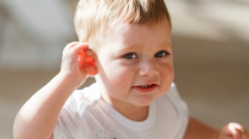 6-nacinov-kako-aktivno-poslusati-vasega-otroka