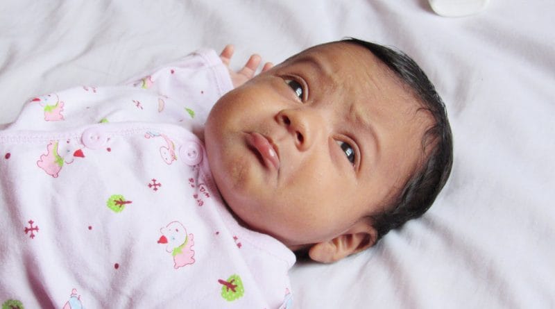 Če je otrok nahranjen, previt in vse bp, potem ne bo hudega, če malo joka