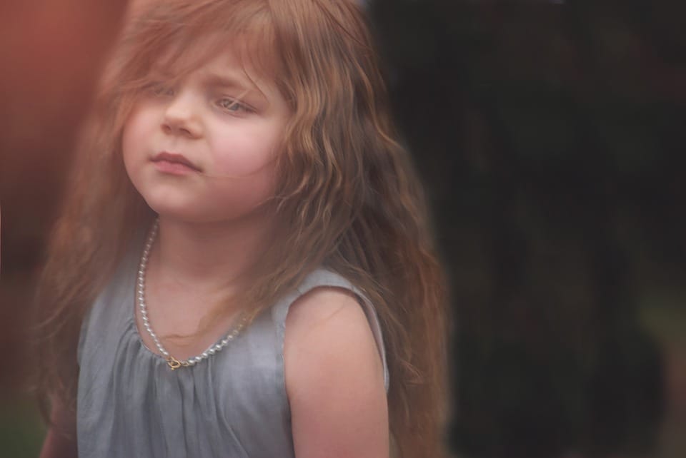 Kaj pa če otrok hlipa, solz pa ni? Ali samo izsiljuje?