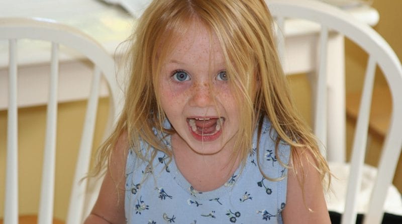 Kako doseči, da otrok upošteva meje, brez kaznovanja