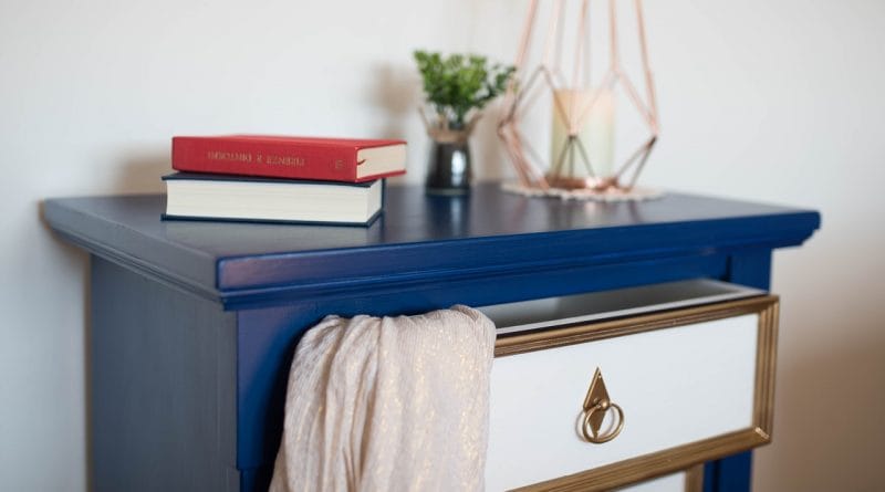 Otrok stika po tujem stanovanju, kaj storiti?