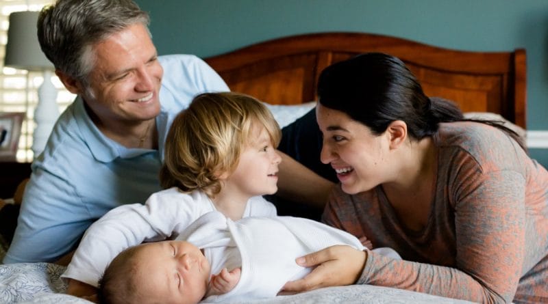 3-letnica ne sprejema dojenčka!