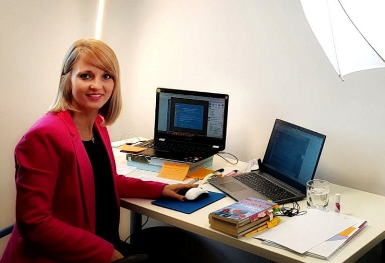 Očistite um negativnih misli in ohranite pozitivno miselno naravnanost