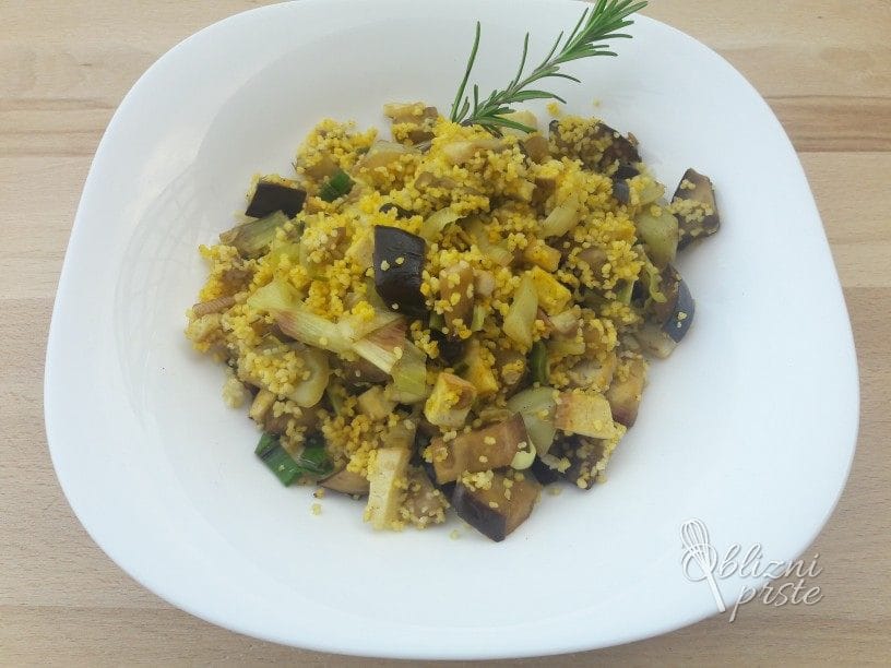 Kus kus z zelenjavo in dimljenim tofujem