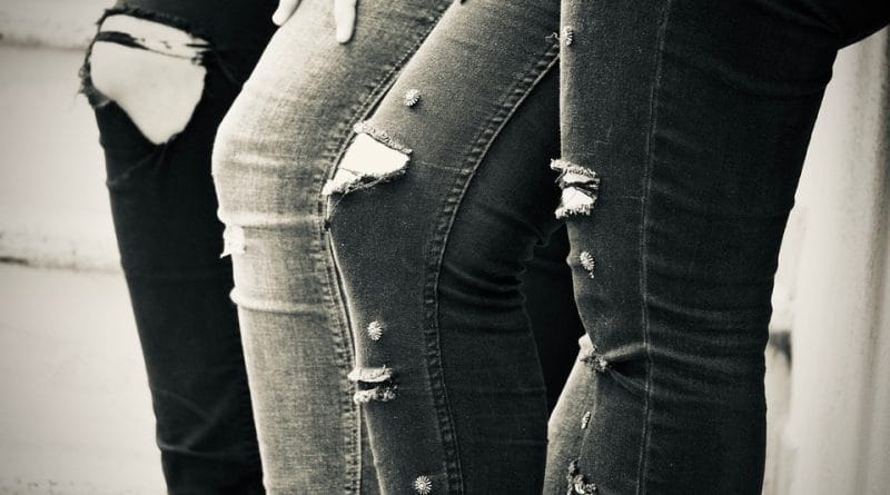 Ampak, a to potem pomeni, da svoji najstnici ne smem ničesar več reči?