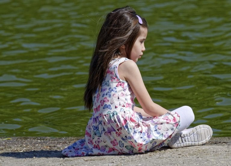 Kako spodbuditi otroka k sodelovanju? V pomoč vam bodo ta tri orodja