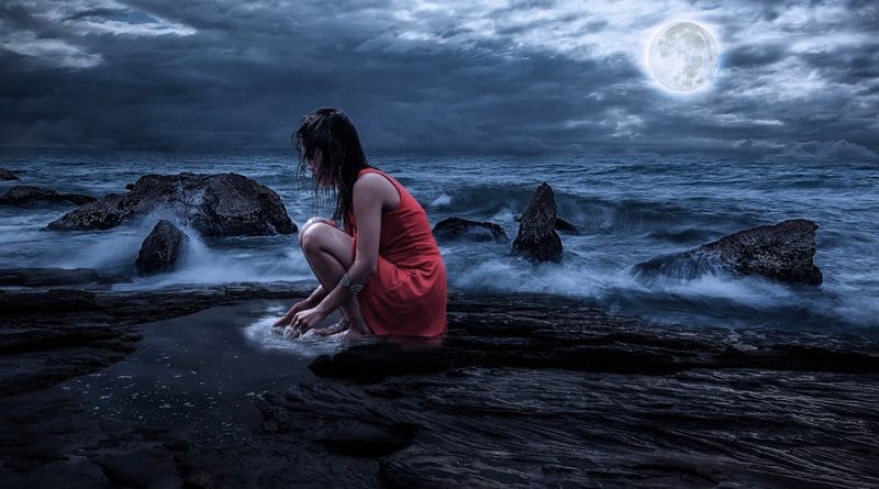 Menstruacija ob polni ali prazni luni ... ali vmes?