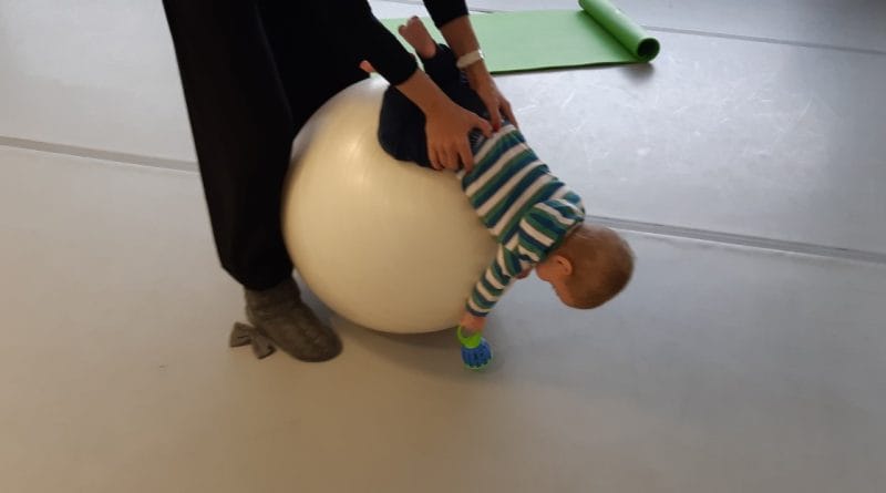 Povezovanje in ples z dojenčkom v prenatalnem obdobju