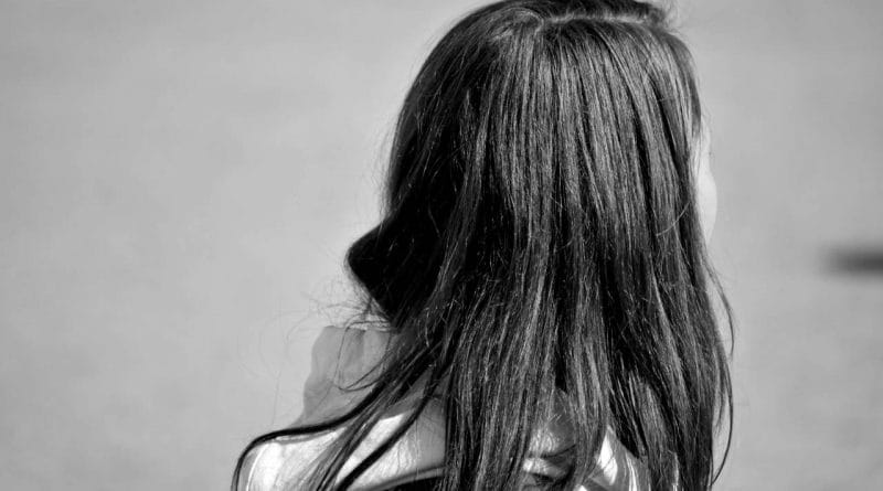 Toksičen odnos med mamo in hčerko: žrtvovanje