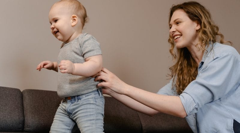 Kaj moramo vedeti preden najamemo varuško?