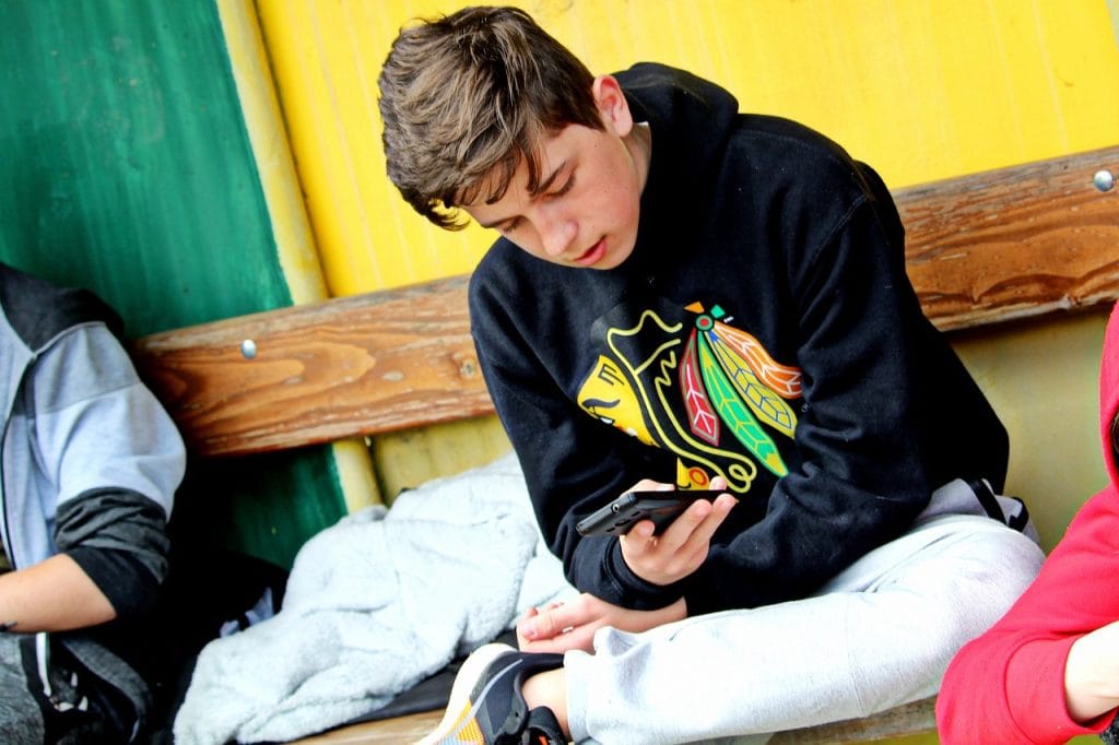 Vloga staršev pri preprečevanju odvisnosti od telefona pri otrocih