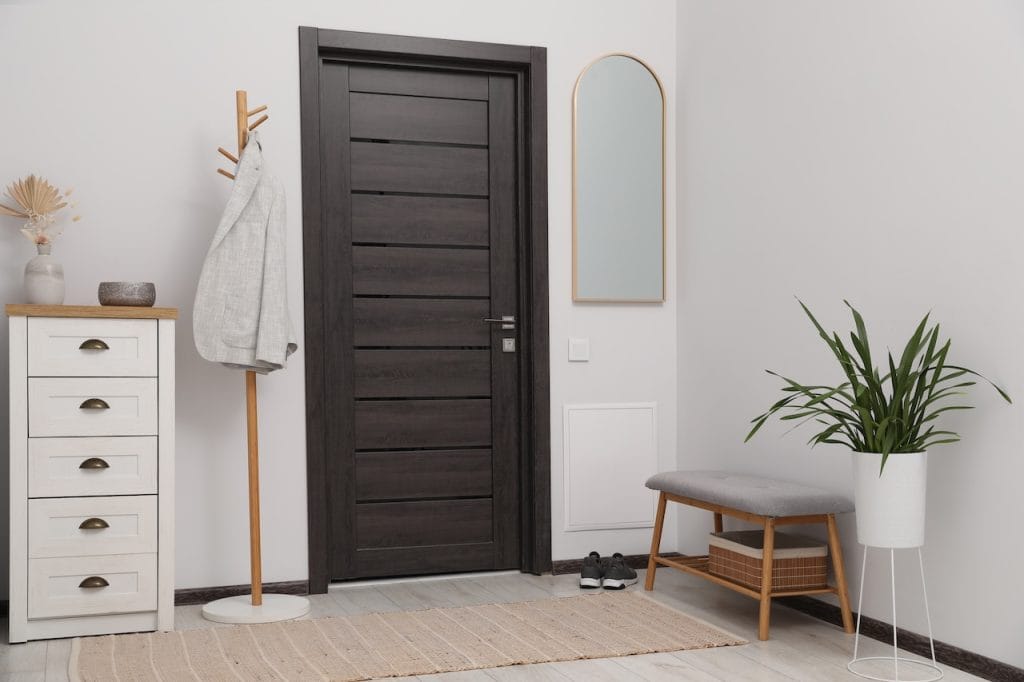 Predsoba brez kaosa: Kako organizirati prostor? Nasveti za družine z otroki